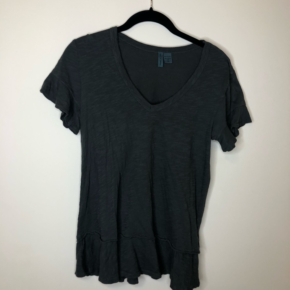 Short Sleeve Too With Ruffle Detail